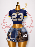 Jupe en jean à motif & Crop top " 23 " avec strass